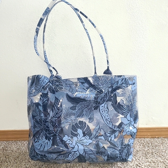 PINK Victoria's Secret Blue Leaf Print Tote With Accesory Pouch - Picture 1 of 6